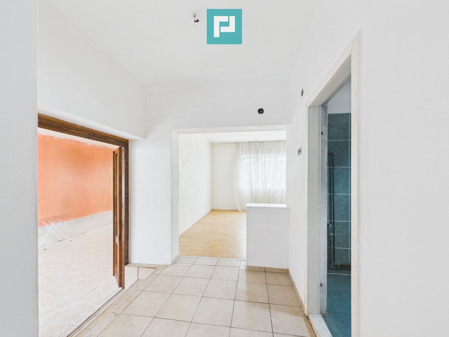 Casă modernă P+1, cu magazin, lângă orașul Sebiș - Poză 5