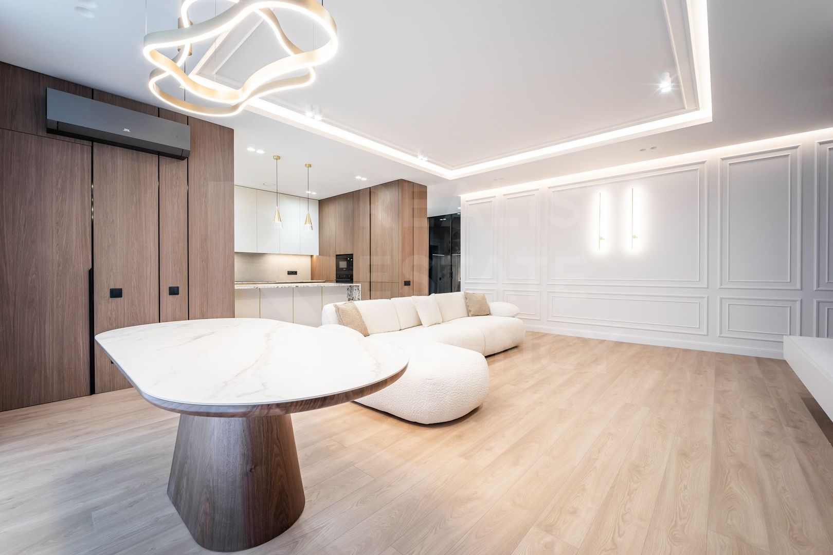Chirie, apartament, 4 camere, Strada Universității, Centru - Poză 4
