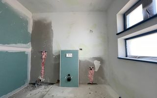 Casă individuală cu garaj-Moșnița Veche - Poză 14