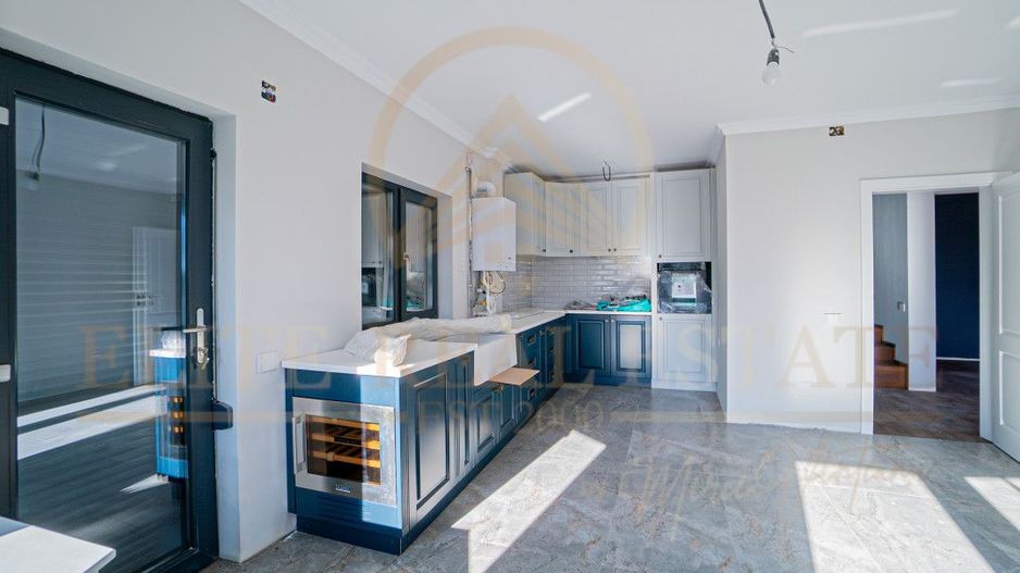 Năvodari - Casă exclusivistă cu ponton privat – Primul rând la lac - Poză 12