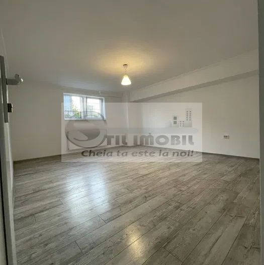 Apartament de 3 camere + curte 90mp Valea Lupului 92.000 euro - Poză 2