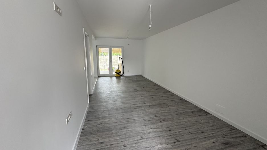 Sanmihaiu Roman, Duplex pe Parter, 3 camere,2 bai,terasa spatioasa - Poză 6