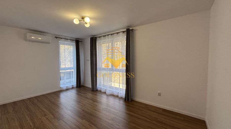 Duplex lux, de închiriat, 5 camere, parcare, curte, terasă,220mp teren - Poză 12
