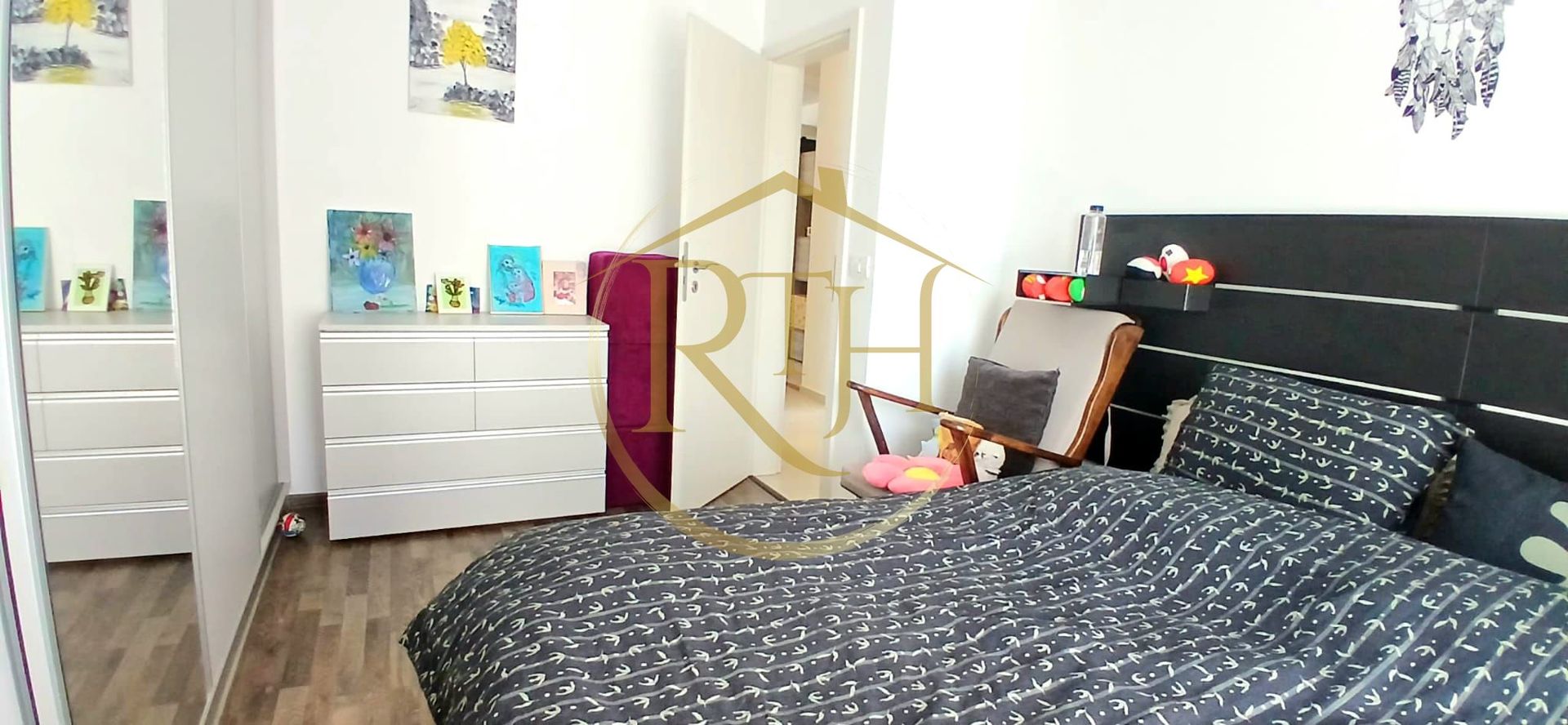 Oferim spre vânzare un apartament deosebit cu 3 camere, în zona Buziașului! - Poză 15