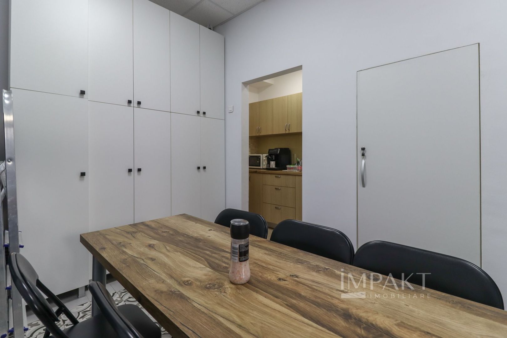 Apartament amenajat si utilizat ca si spatiu de birou aproape de Tribunal! - Poză 8