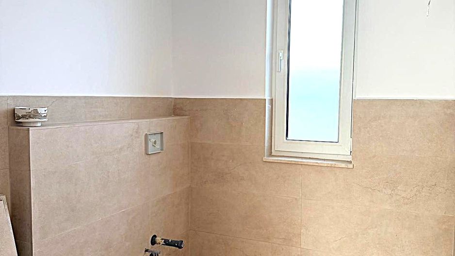 Casa de vanzare pe un singur nivel zona ORIZONT pret 220 negociabil - Poză 7