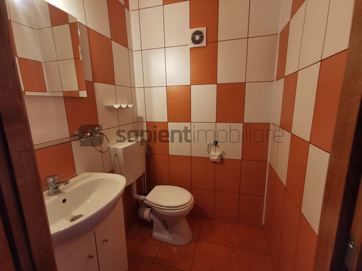 De închiriat apartament cu 4 camere, Bd. Decebal - Poză 11