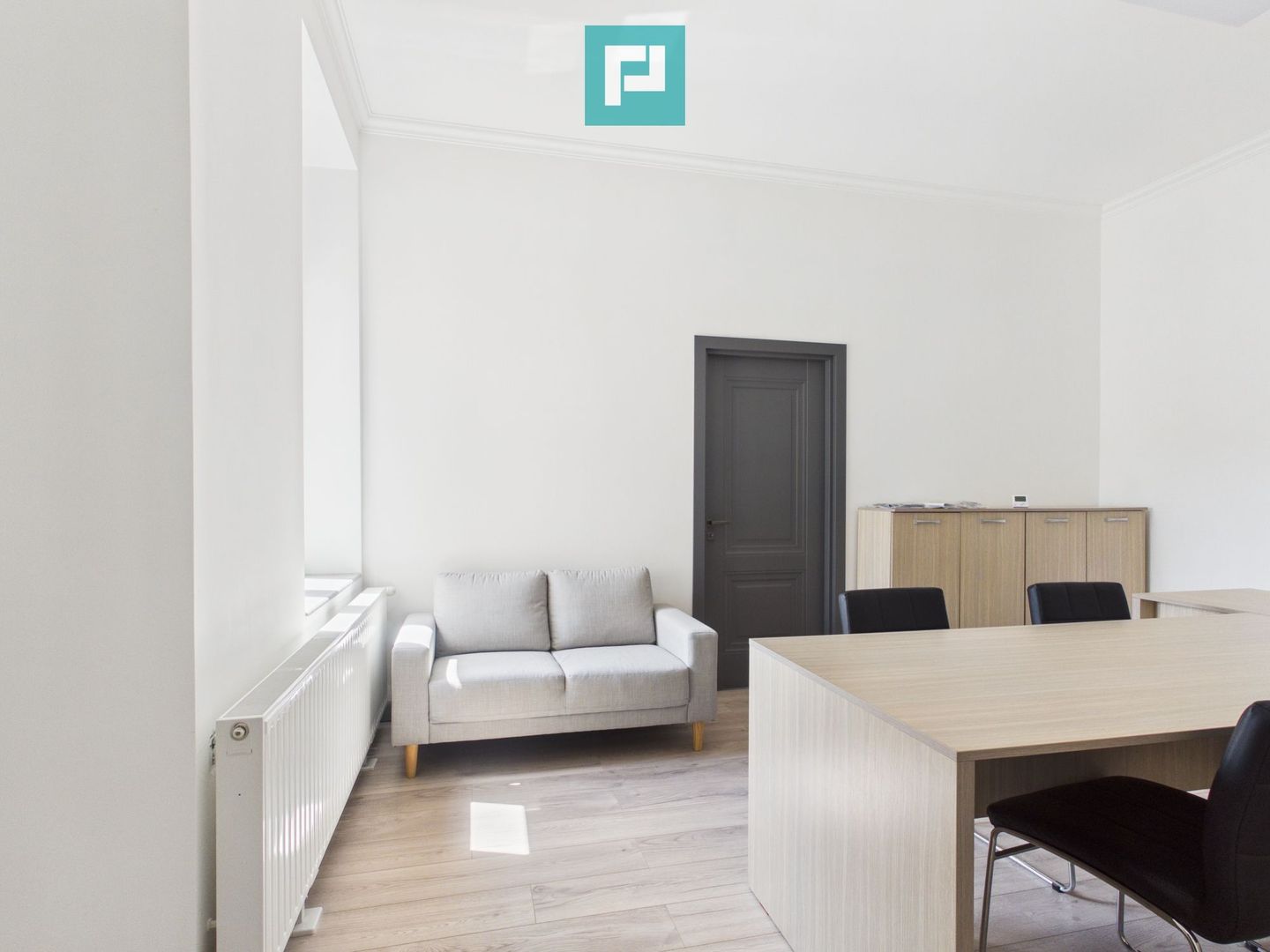 Spațiu central Jiga – birou sau locuință - Poză 4