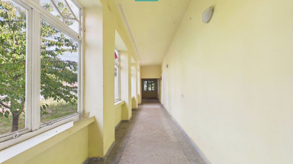 Casă cu teren de 1800 mp, în Buteni, Arad - Poză 1