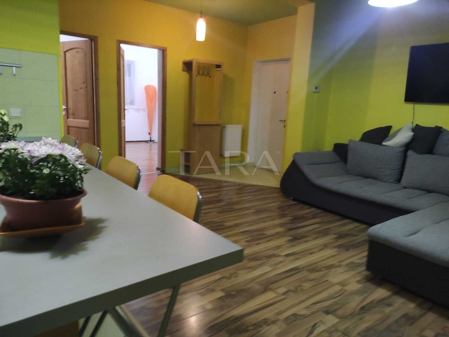 Apartament cu 3 camere și 2 parcări, curte comună, lângă pădure. - Poză 1
