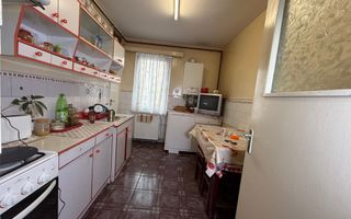 vând apartament 3 camere s - Poză 5