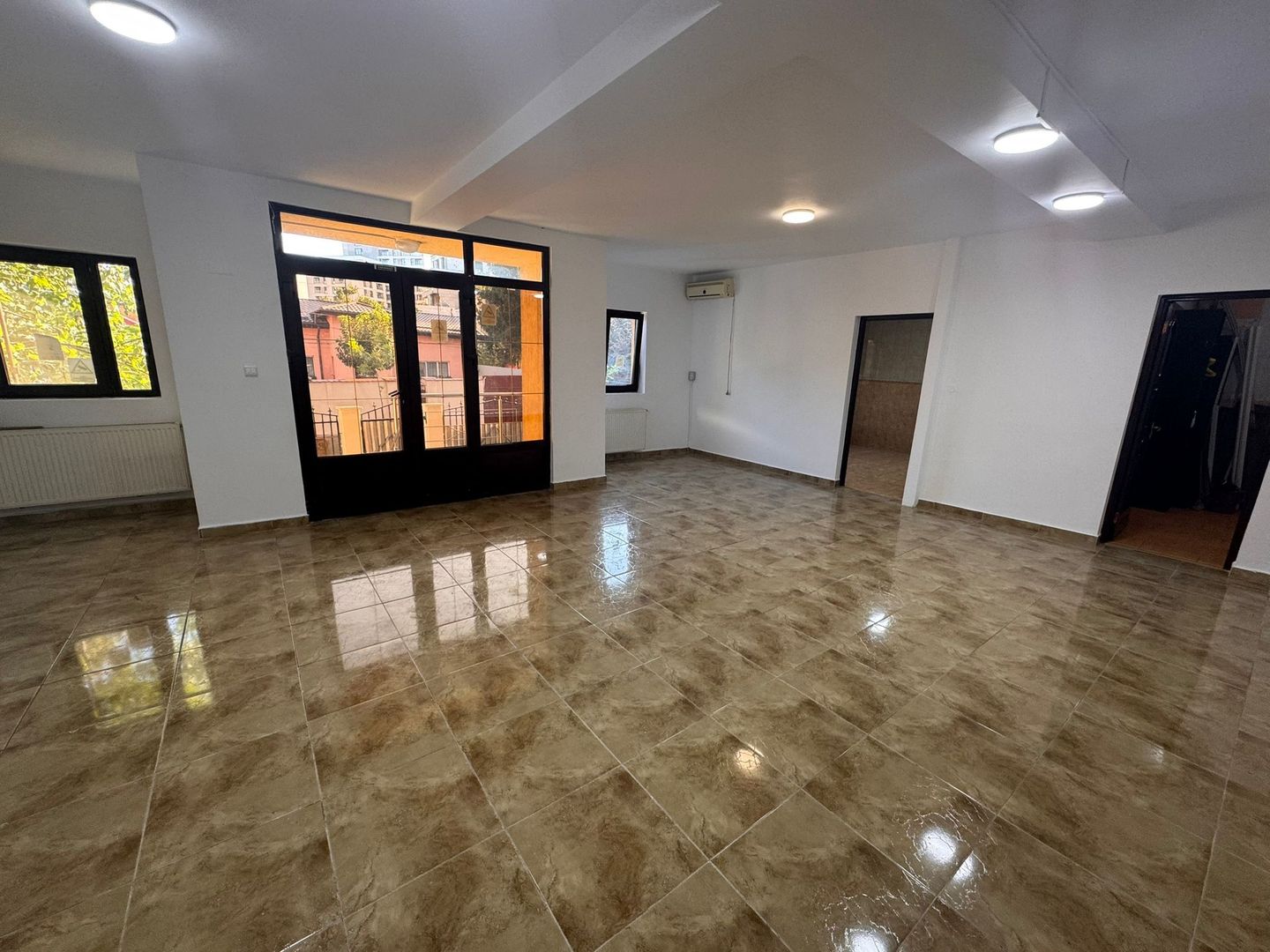 Casa de inchiriat Timpuri Noi 204 m - Poză 2