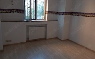 Vand apartament 3 camere - Poză 2