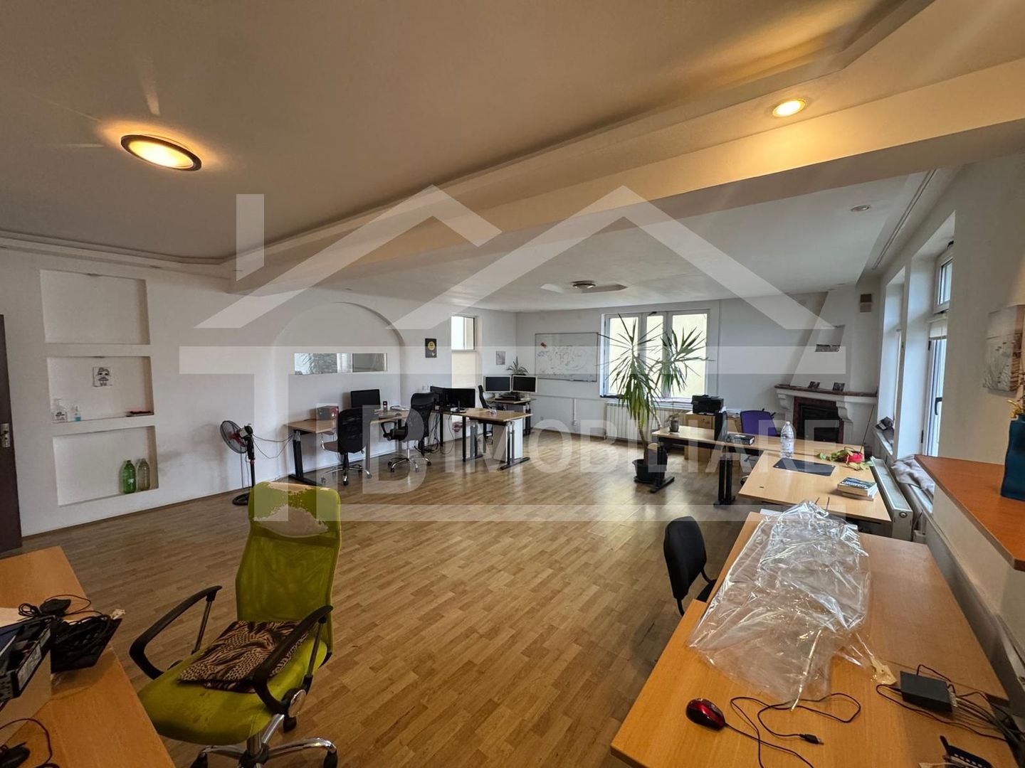 Vila cu 6 camere, 420mp,  teren 720mp, parcari, Zona Shopping City - Poză 4