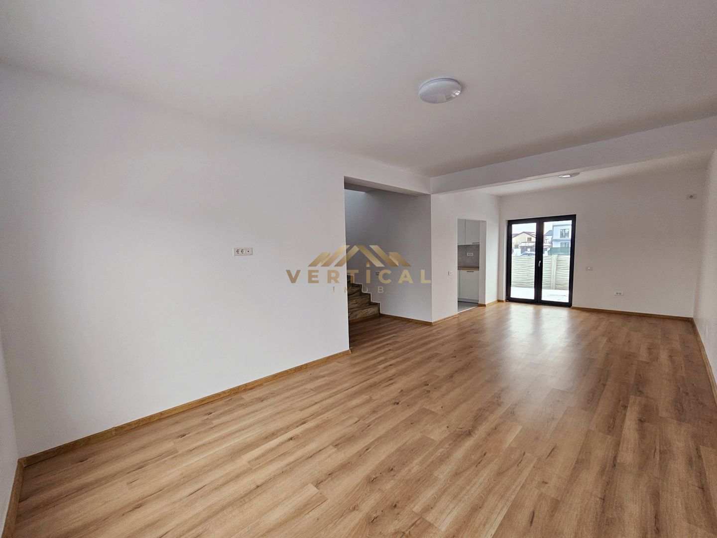 De inchiriat vila 4 camere - intrare comuna Berceni - Poză 4