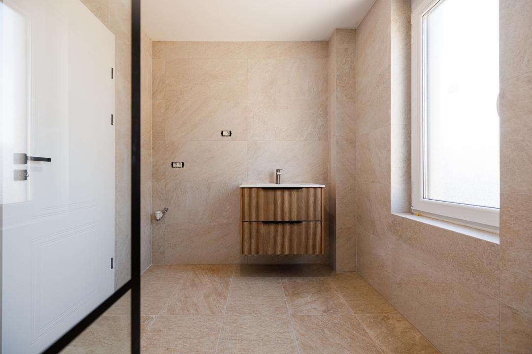 Duplex P+E în Moșnița Nouă, 3 dormitoare, 3 bai, teren 403 mp. Comision 0% - Poză 20