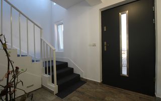 Ciarda Rosie,  4 dormitoare + 2 bai + 2 bucatarii, centrala proprie. - Poză 11