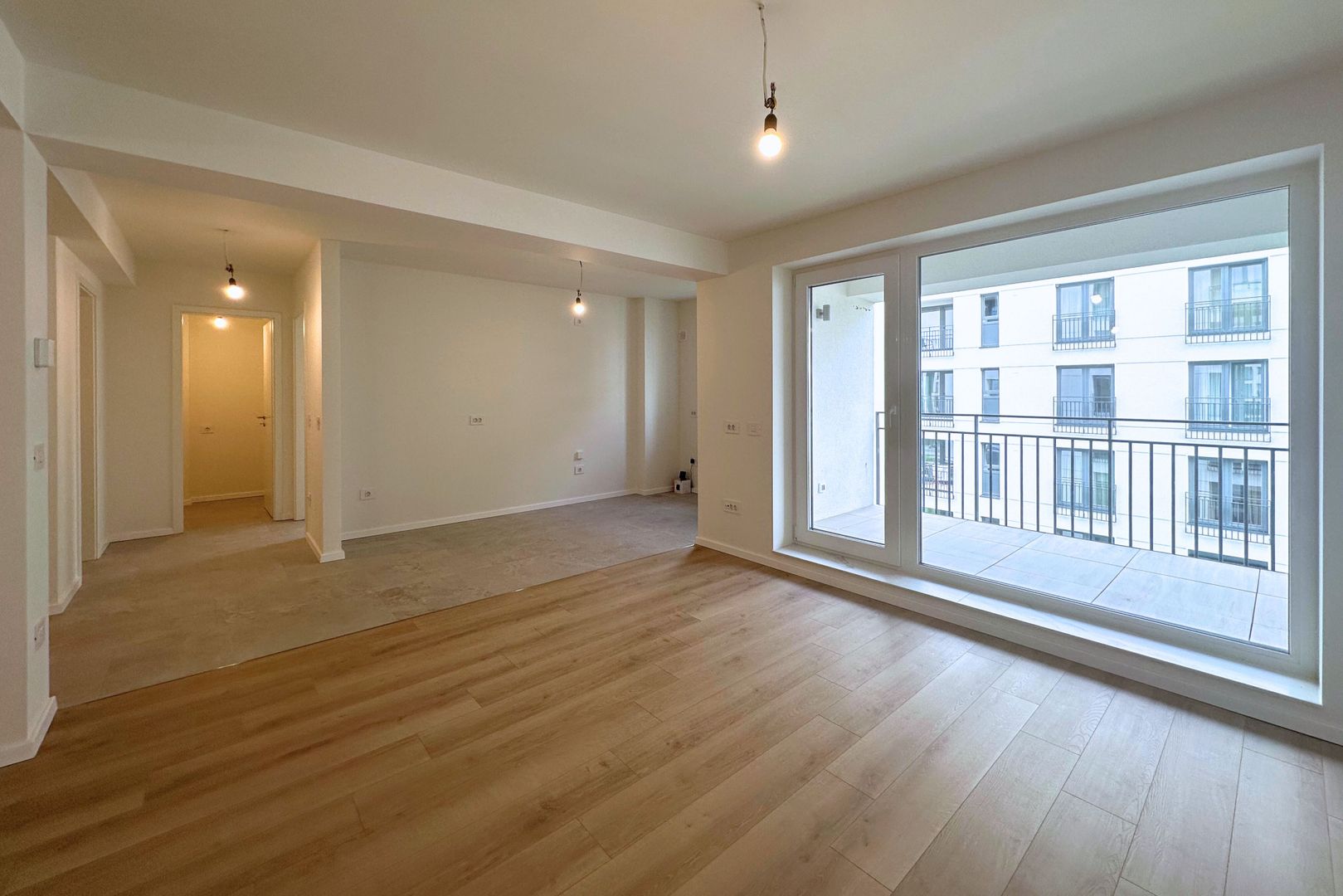 Apartament de lux 2 camere nelocuit Zona Coresi Kasper - Poză 1