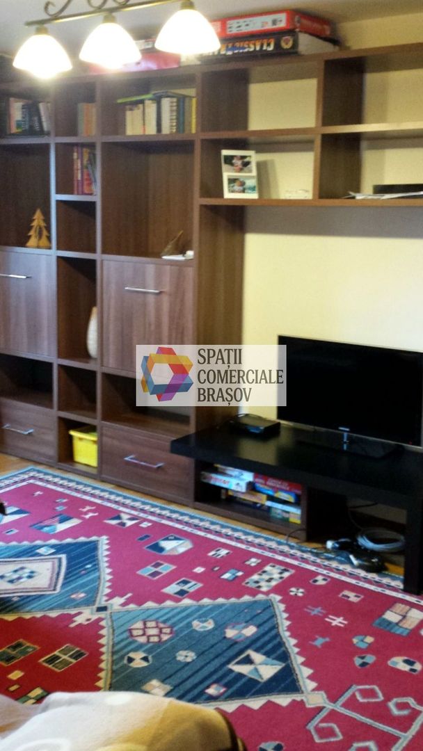 Apartament cu patru camere, zona Tractorul 81 mp - Poză 1