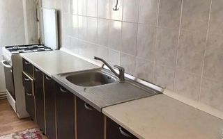 Apartament cu trei camere de inchiriat - Poză 5