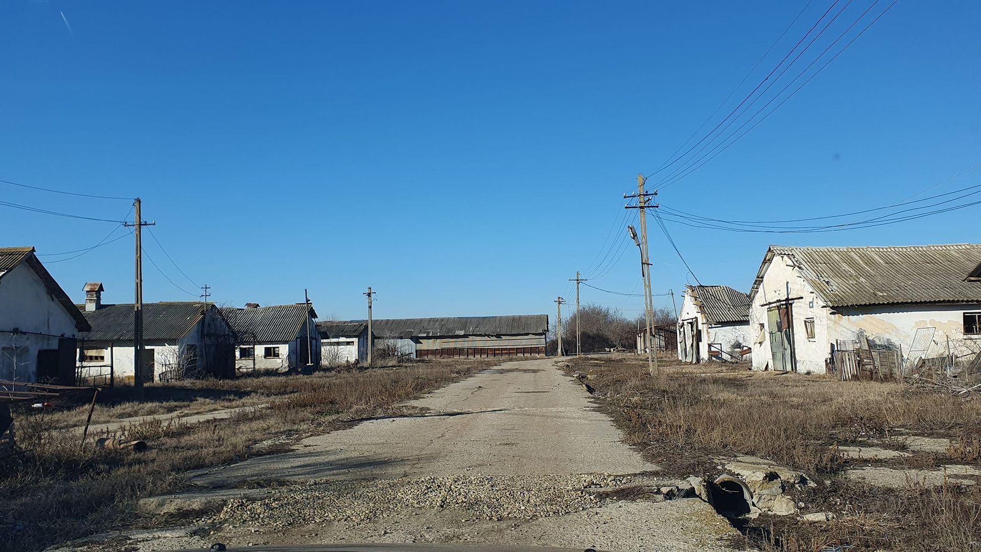 Vând teren intravilan 10 hectare Crevedia, cu gaze și curent. - Poză 6