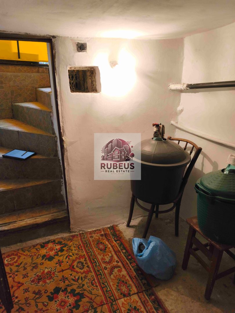 Casa cu personalitate in Calomfirescu – spatiu, liniste si teren gener - Poză 25