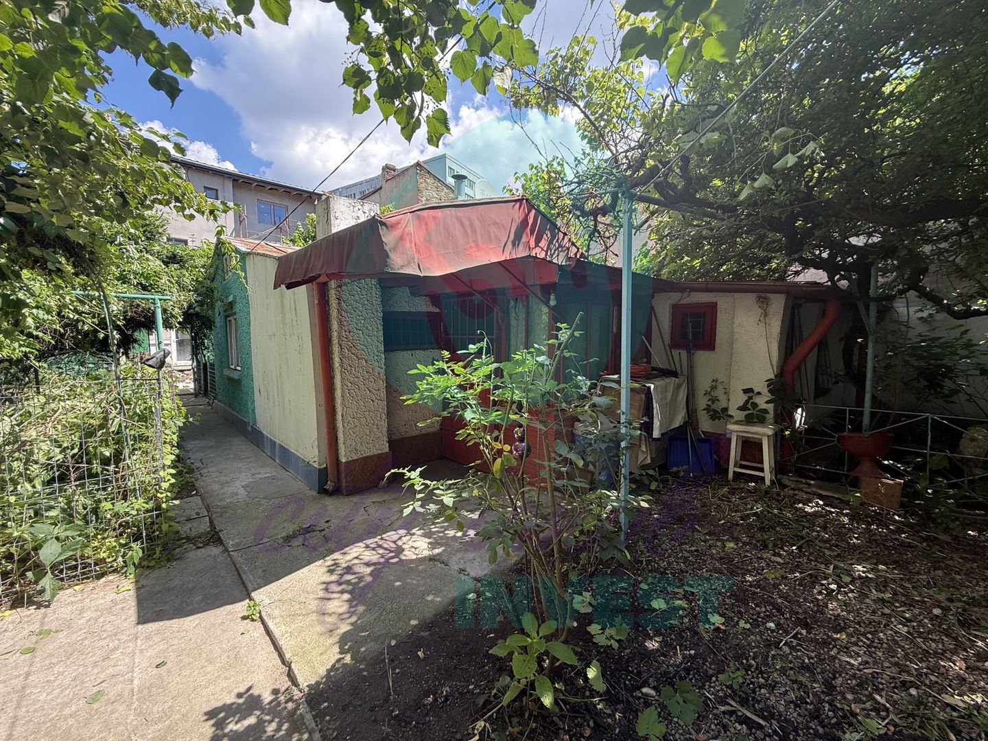 "Casa bunicii" pe un lot de teren de 307 mp - Poză 4