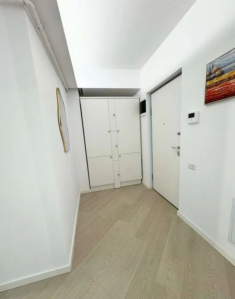 Închiriez apartament 2 camere – Complex Cortina North, București - Poză 4
