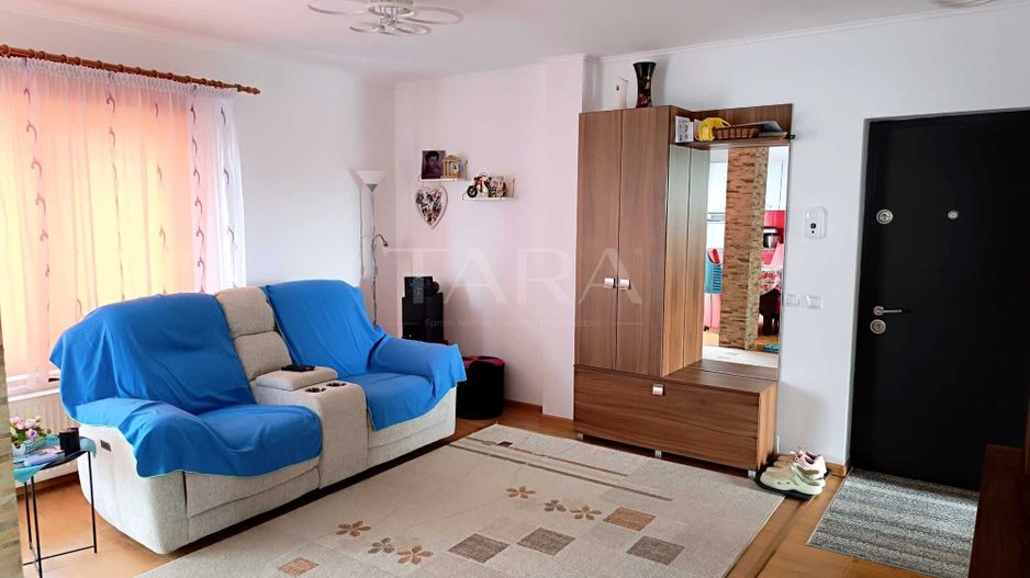 Apartament cu 3 camere și terase generoase, zona Sub Cetate, Florești. - Poză 2