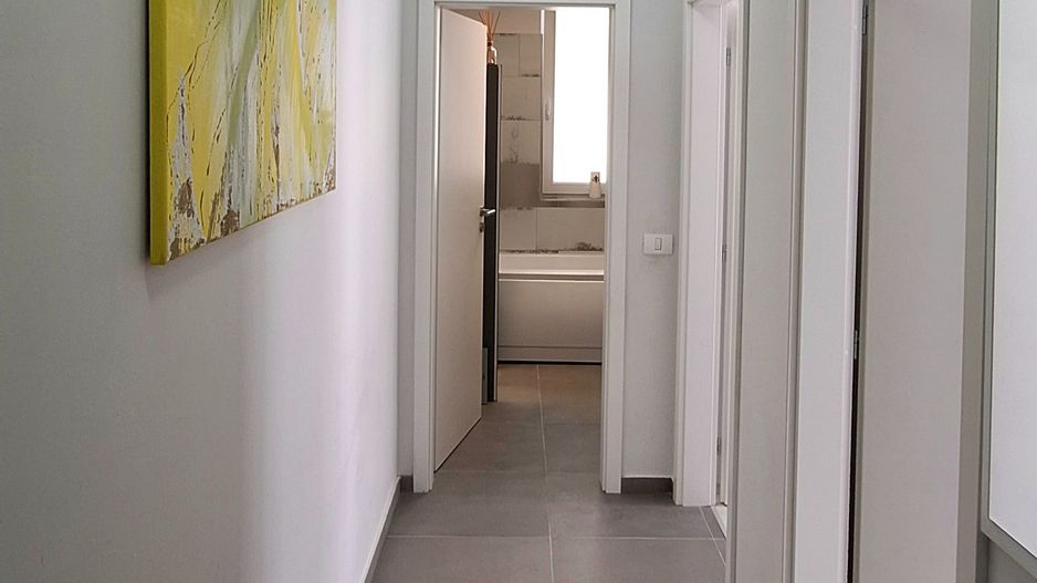 Apartament cu 3 camere, curte si loc de parcare - Poză 8