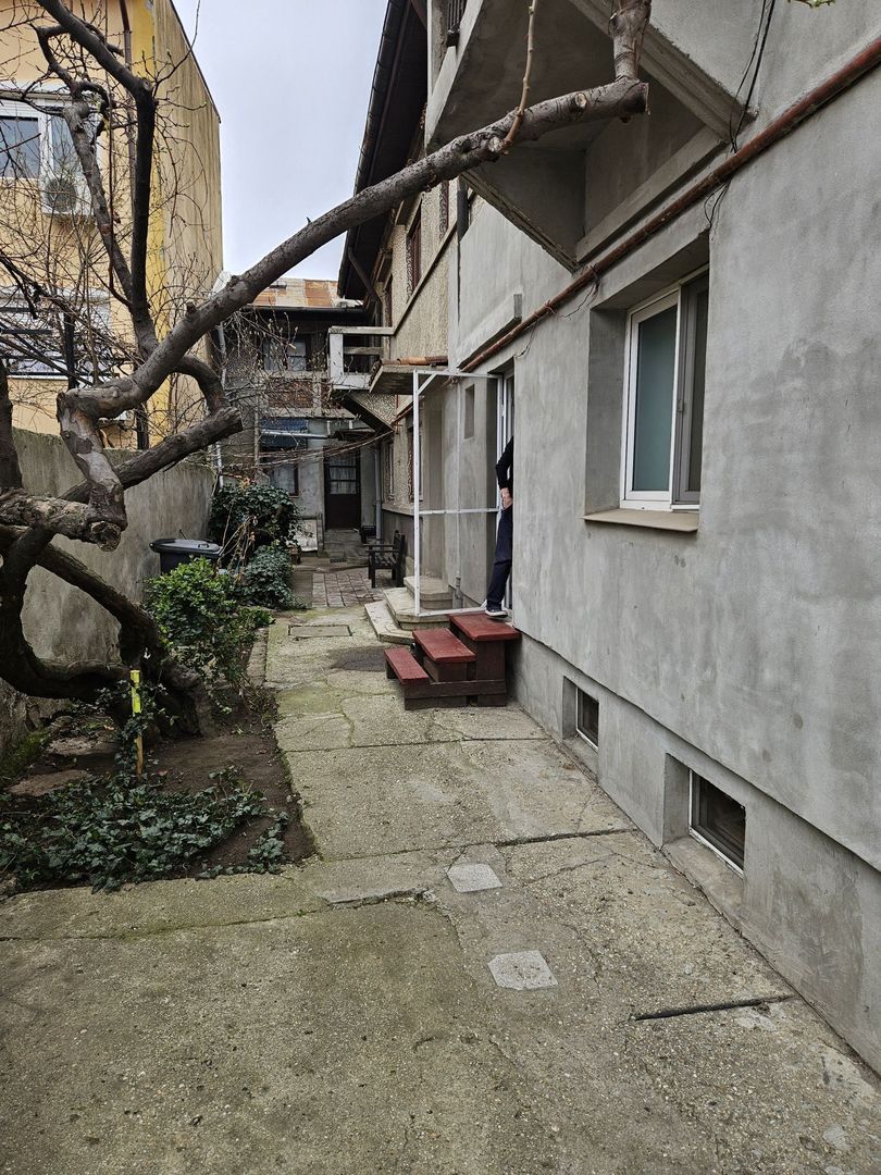 Vila S+P+E+M langa hotel Marriott - Poză 3