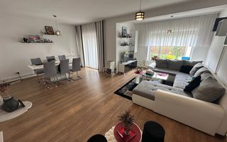 Casă / Vilă cu 5 camere zona Lunei - Poză 2