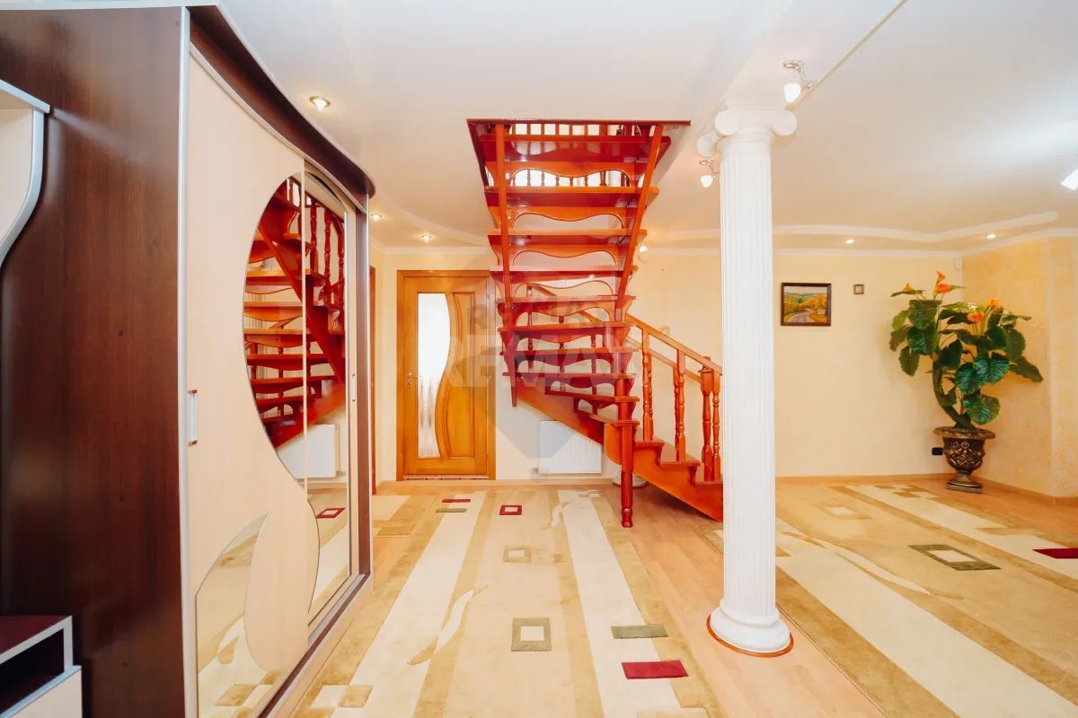 De Vinzare Casa în 2 nivele or. Orhei, - Poză 9