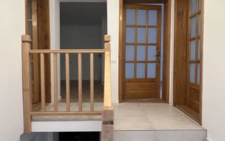 Casă spațioasă și complet renovată – ideală pentru locuință sau activi - Poză 2