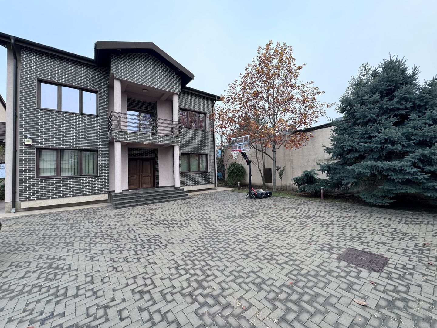 Imobil 600mp construiti curte 550mp Timpuri Noi Tineretului - Poză 1