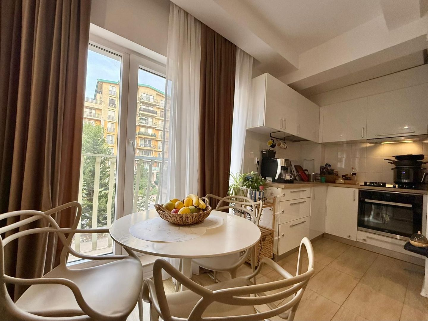 COSMOPOLIS - Apartament cu 3 camere, mobilat si utilat. - Poză 6