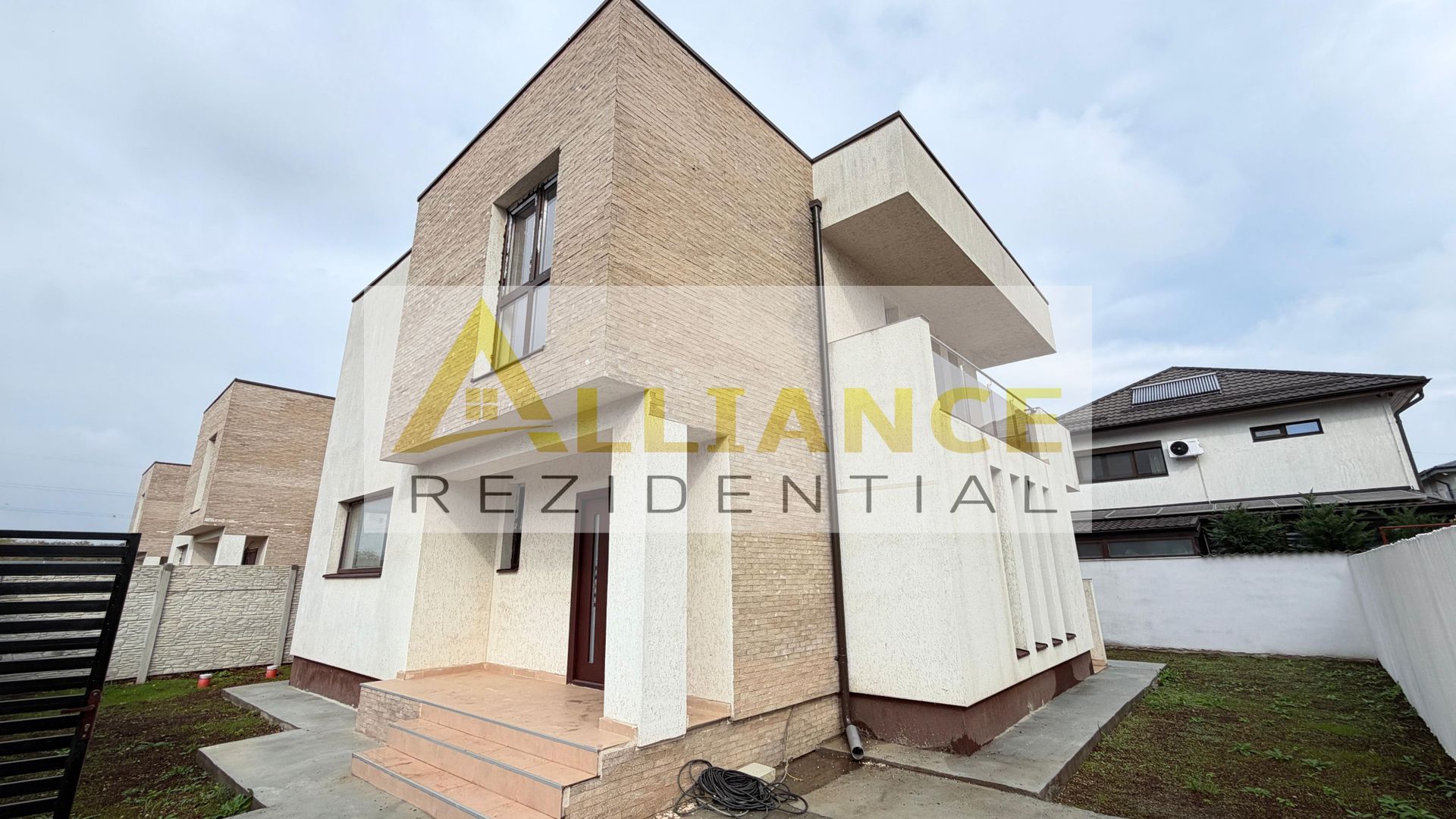 Casa Individuala - 5 camere - 2 bai - 300mp teren - Poză 1