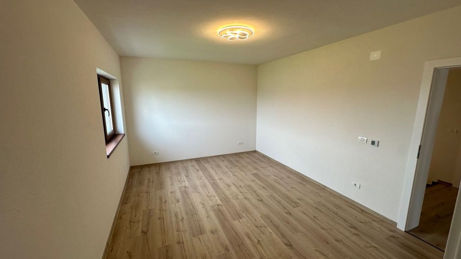 Duplex cu camera pe parter - Poză 25