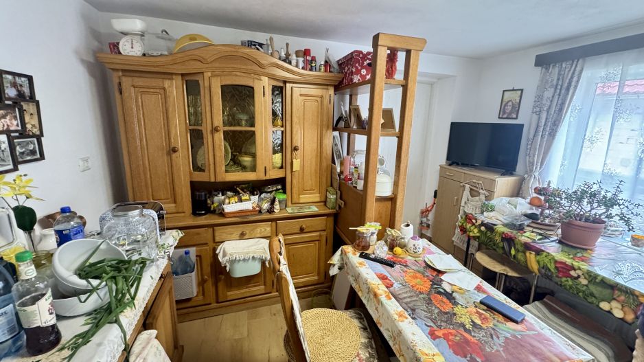 Casa individuala in Arpasu de Sus, teren mare, partial renovata - Poză 13