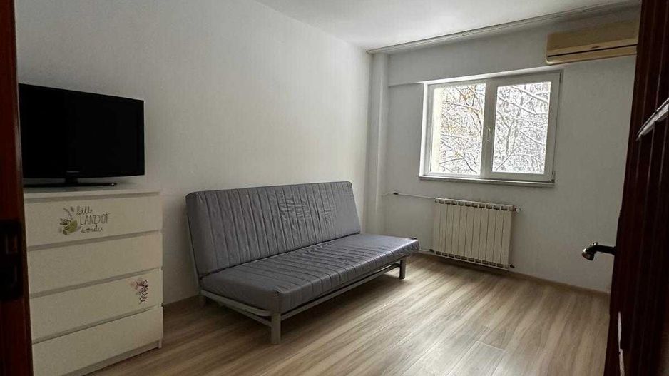 De închiriat apartament 3 camere Tineretului - Poză 2