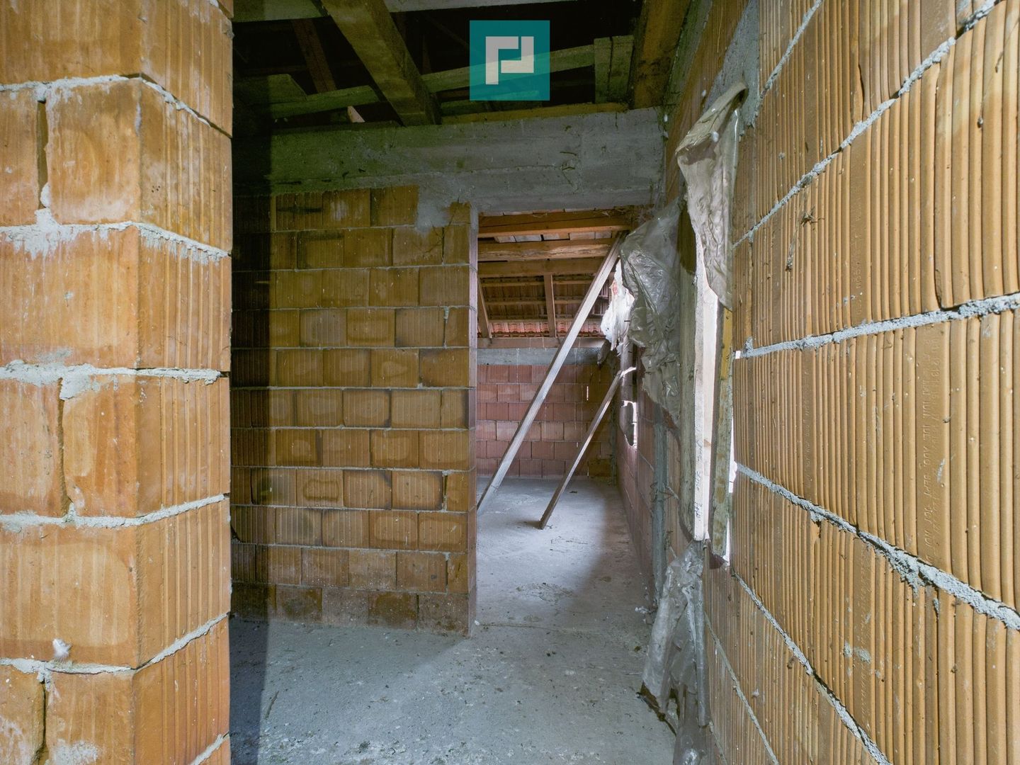 Proprietate impresionantă între Curtici și Macea - Poză 19