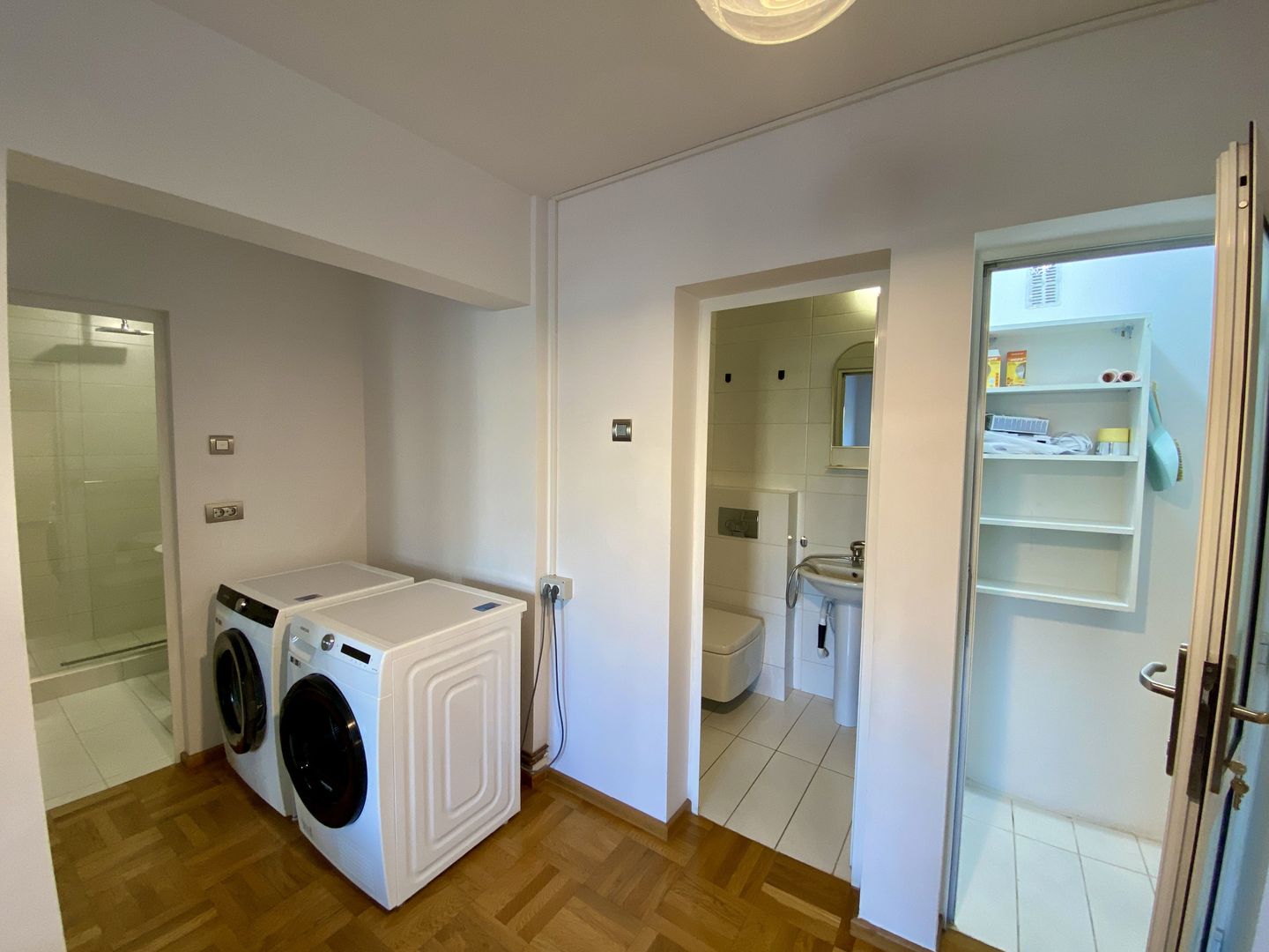 Apartament cu 3 camere in Centrul Civic - Poză 11