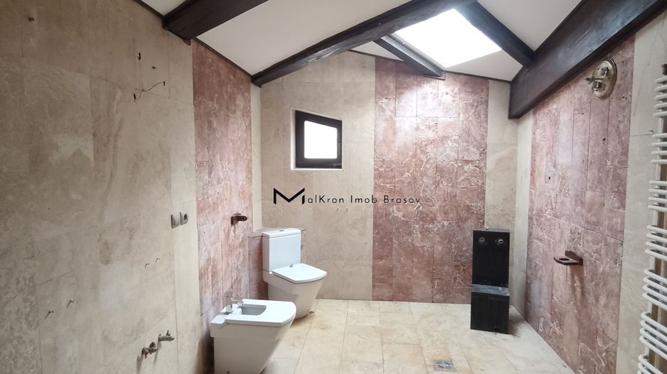 Proprietate amplă cu două case și teren generos, Brașov – str. Cariere - Poză 8