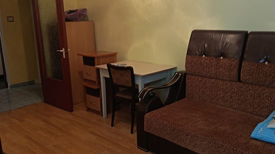 De vanzare apartament cu 2 camere, parter, micro 13 B, 60.000 euro - Poză 12