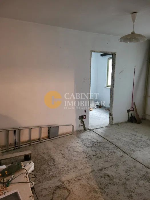 Ocazie Unică în Tătărași, Iași – Apartament cu 2 camere, gata de renovare - Poză 2