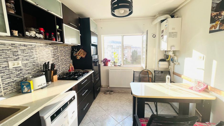 APARTAMENT 4 CAMERE RENOVAT DECOMANDAT SU 80MP BLOC 1980 - Poză 1