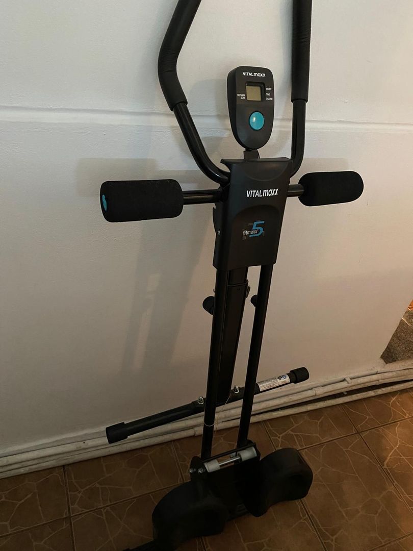 Griviței 2 cam circular, 5/7, mobilat, utilat, centrala proprie - Poză 3