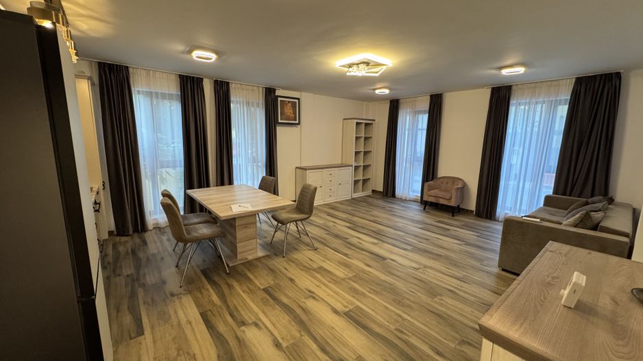 2 Camere Grozavesti Regie - Poză 3