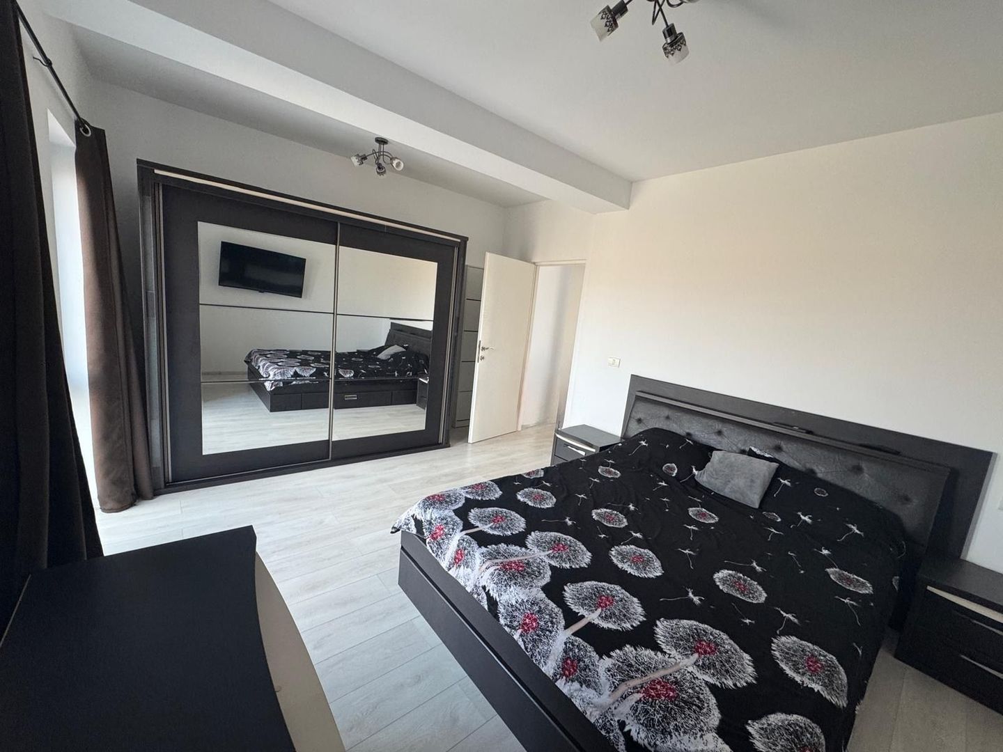 Comision 0% Casă înșiruită modernă, 91 mp utili, 2 dormitoare, 2 băi, curte - Poză 8