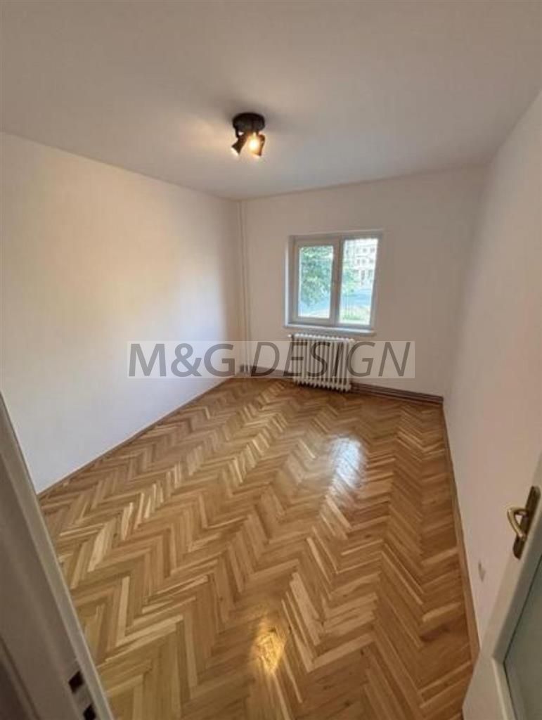 Apartament 3 camere etaj 1 cu Garaj - Poză 2